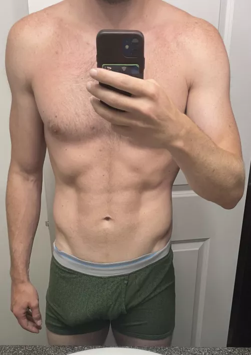 [36] Cheating wife asleep, DMs open