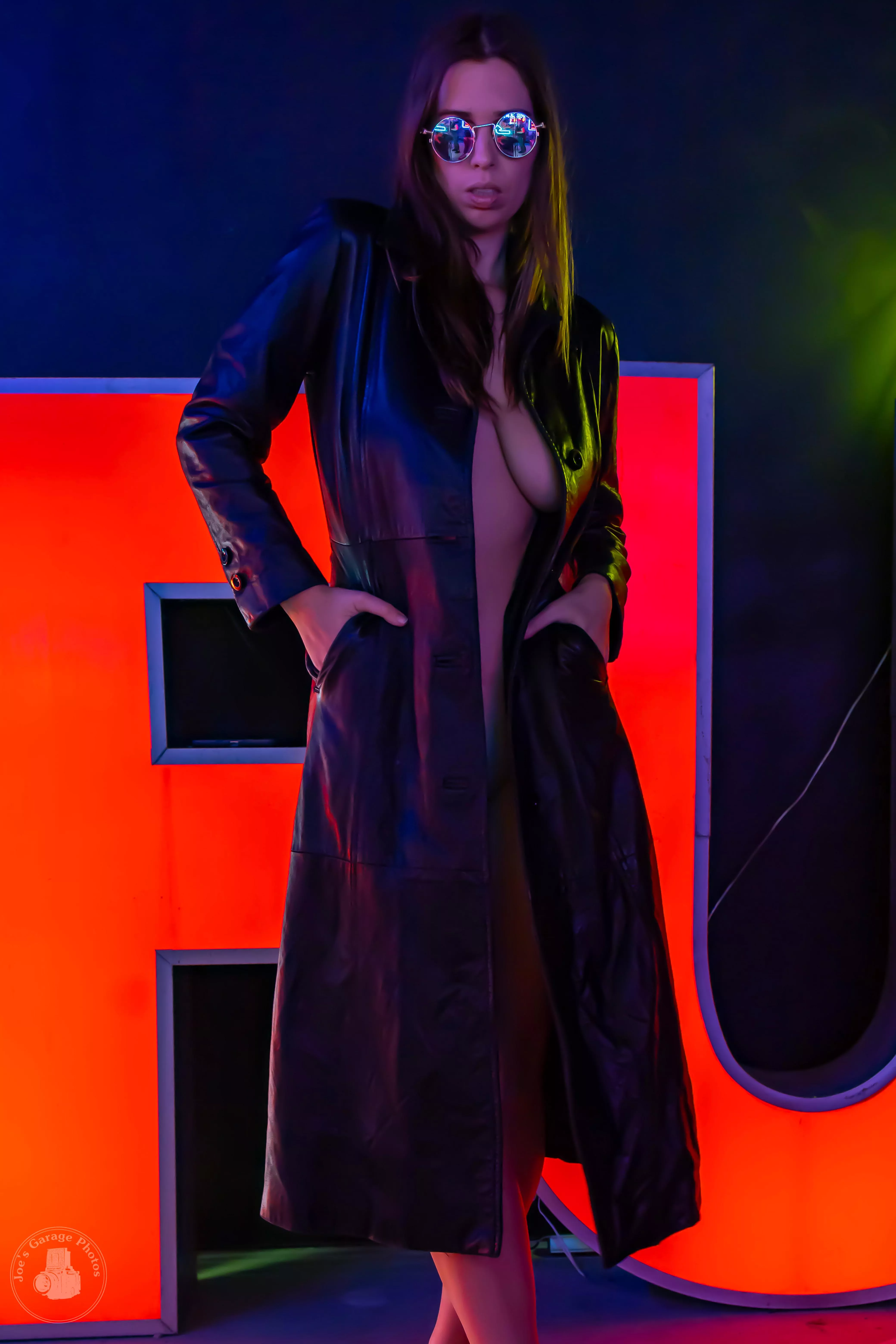 Come to neon party with me