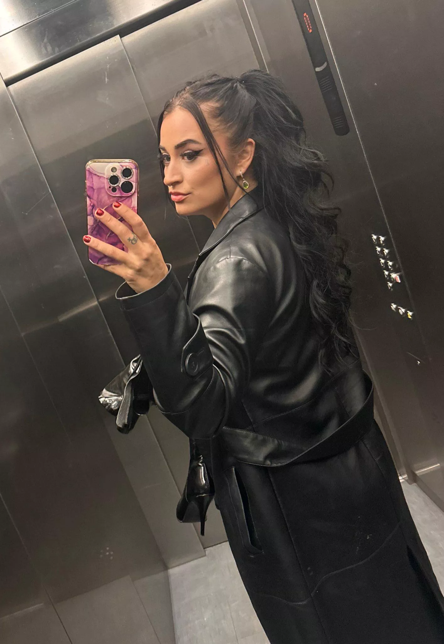 Does leather makes you weak ?