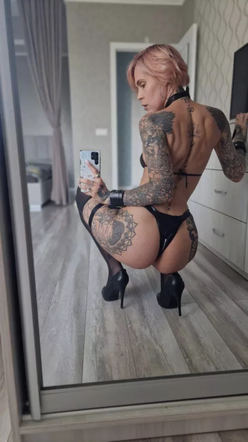 Goth girl with a heart of gold