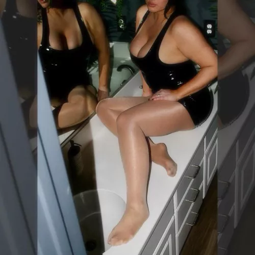 Hope u like my glossy tights 