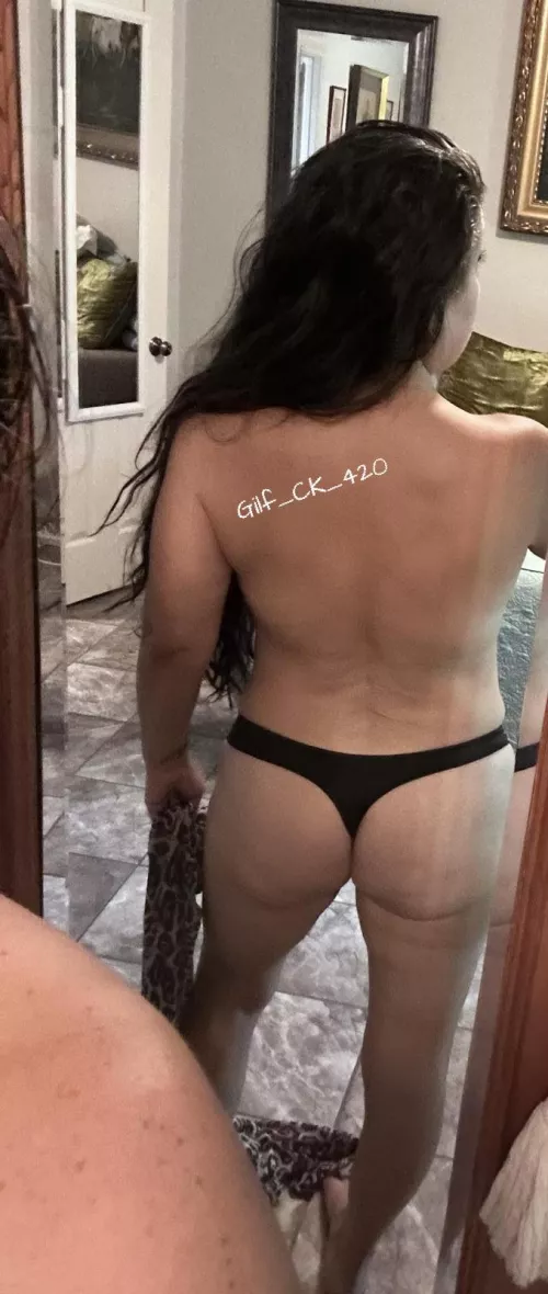 I love seeing the hot girls from school built like a lunch lady now.