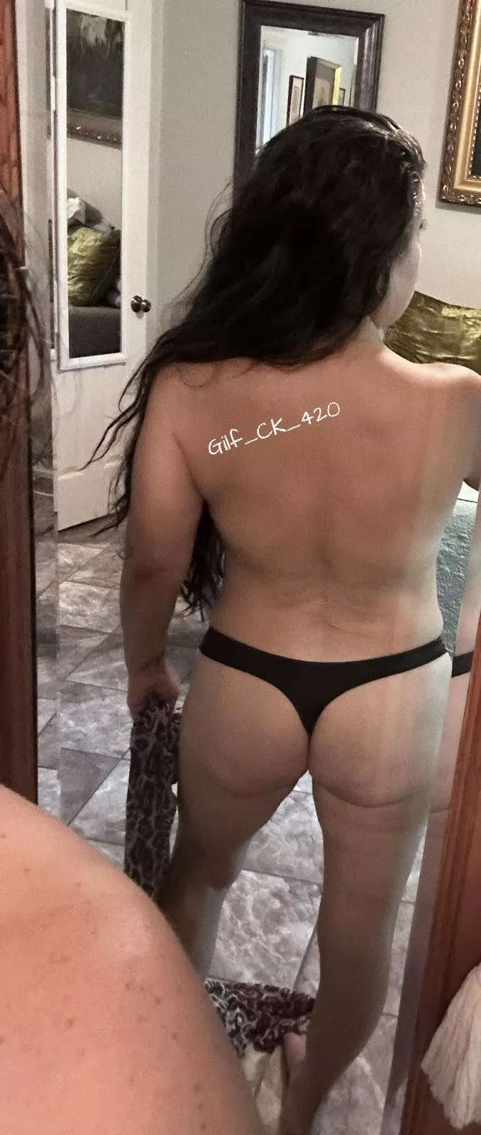 I love seeing the hot girls from school built like a lunch lady now.