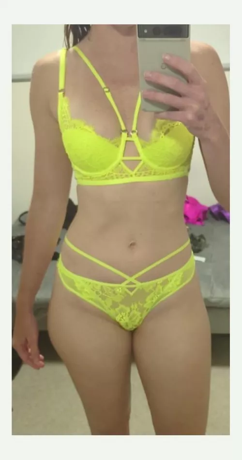 No convinced yellow is my colour fut here we are... Enjoy