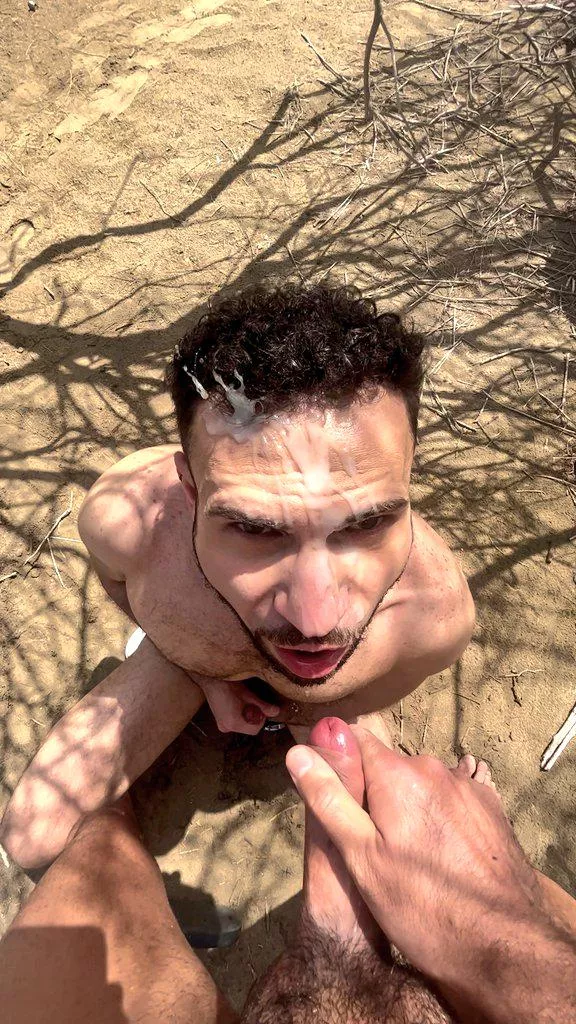 On my way to the beach I got stopped by a man who shot a huge load all over my face! 😱