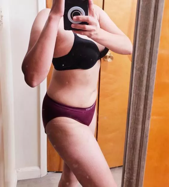 Sending selfies before work. Think he will like?? (Sorry mirror is dirty)