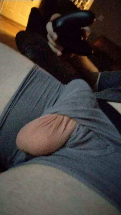 18yo looking for some one to talk to 😌