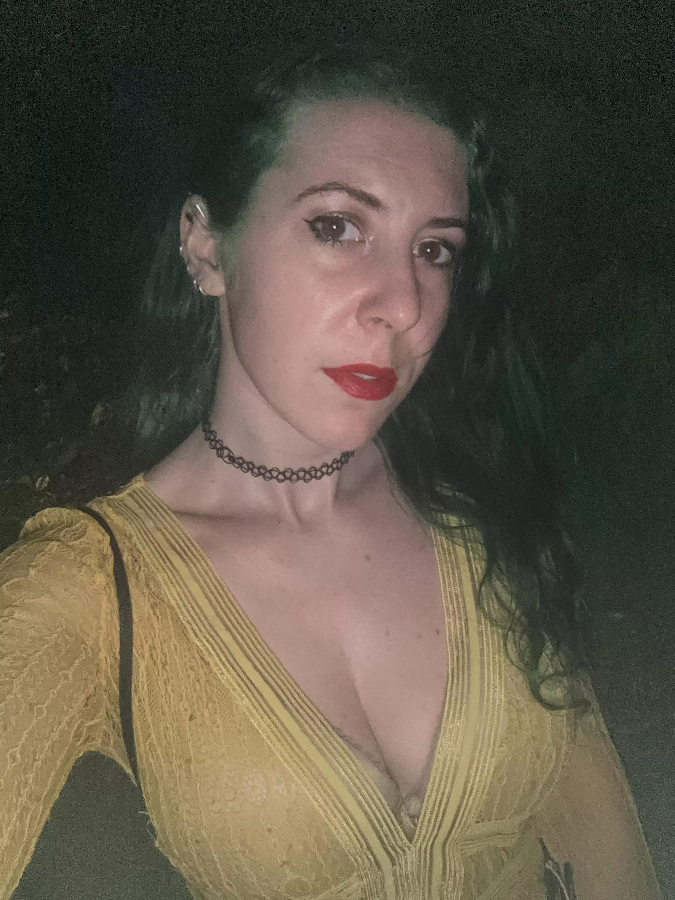 Bright yellow cleavage