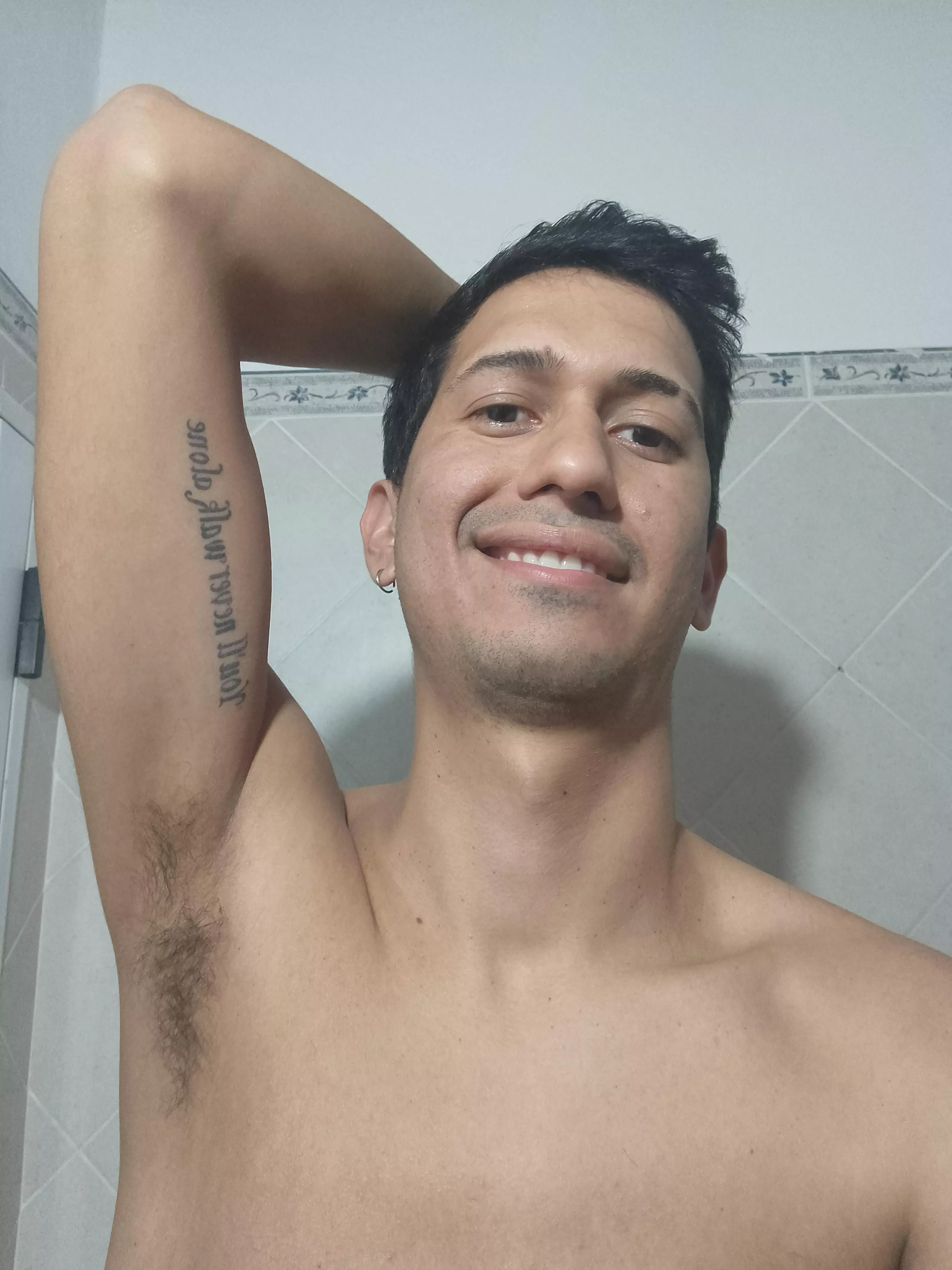 For those who know how to appreciate every corner of the body, here is my armpit. What do you think? 😏🔥