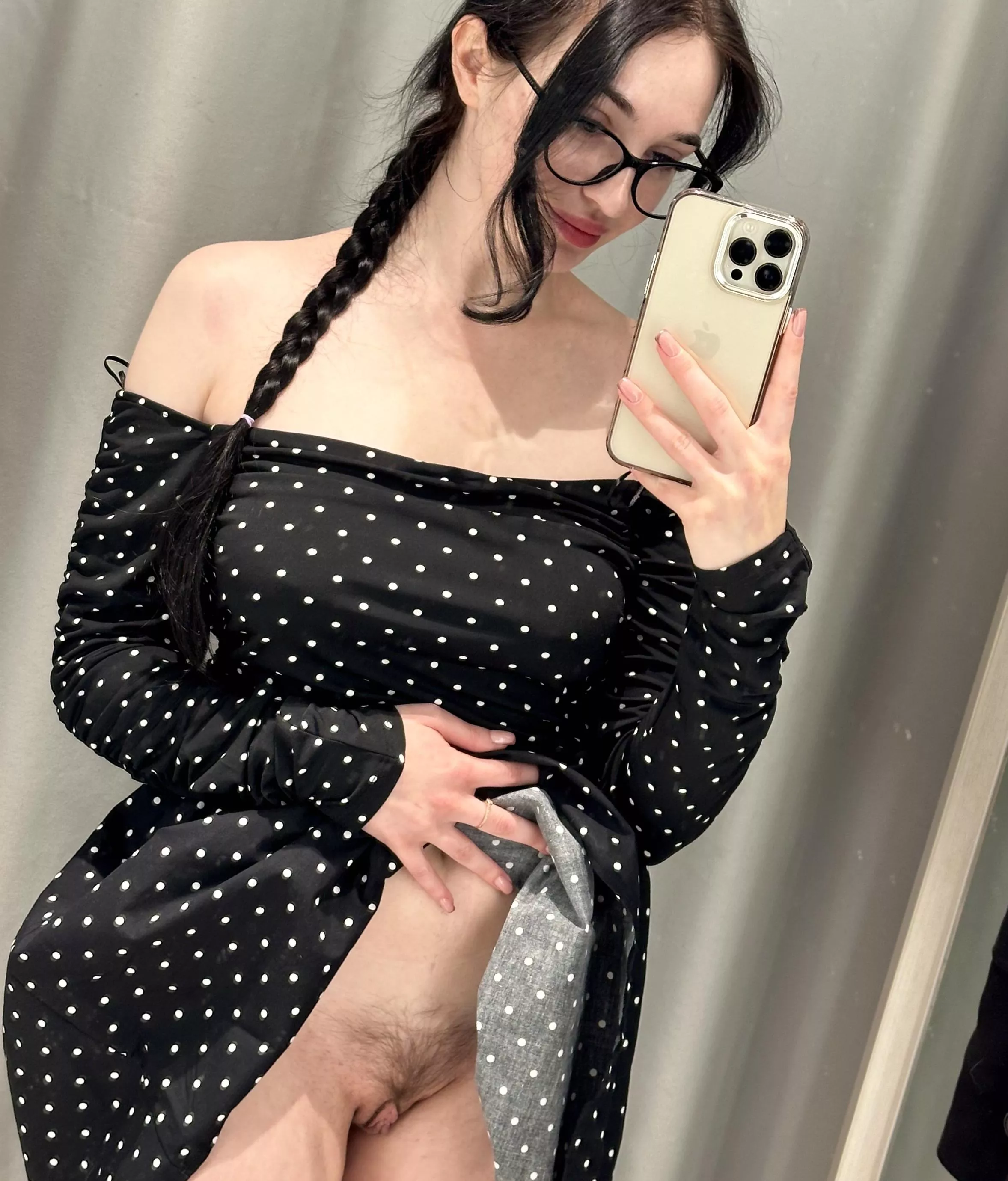 [h] I hope you agree that my hairy pussy is better than shaved