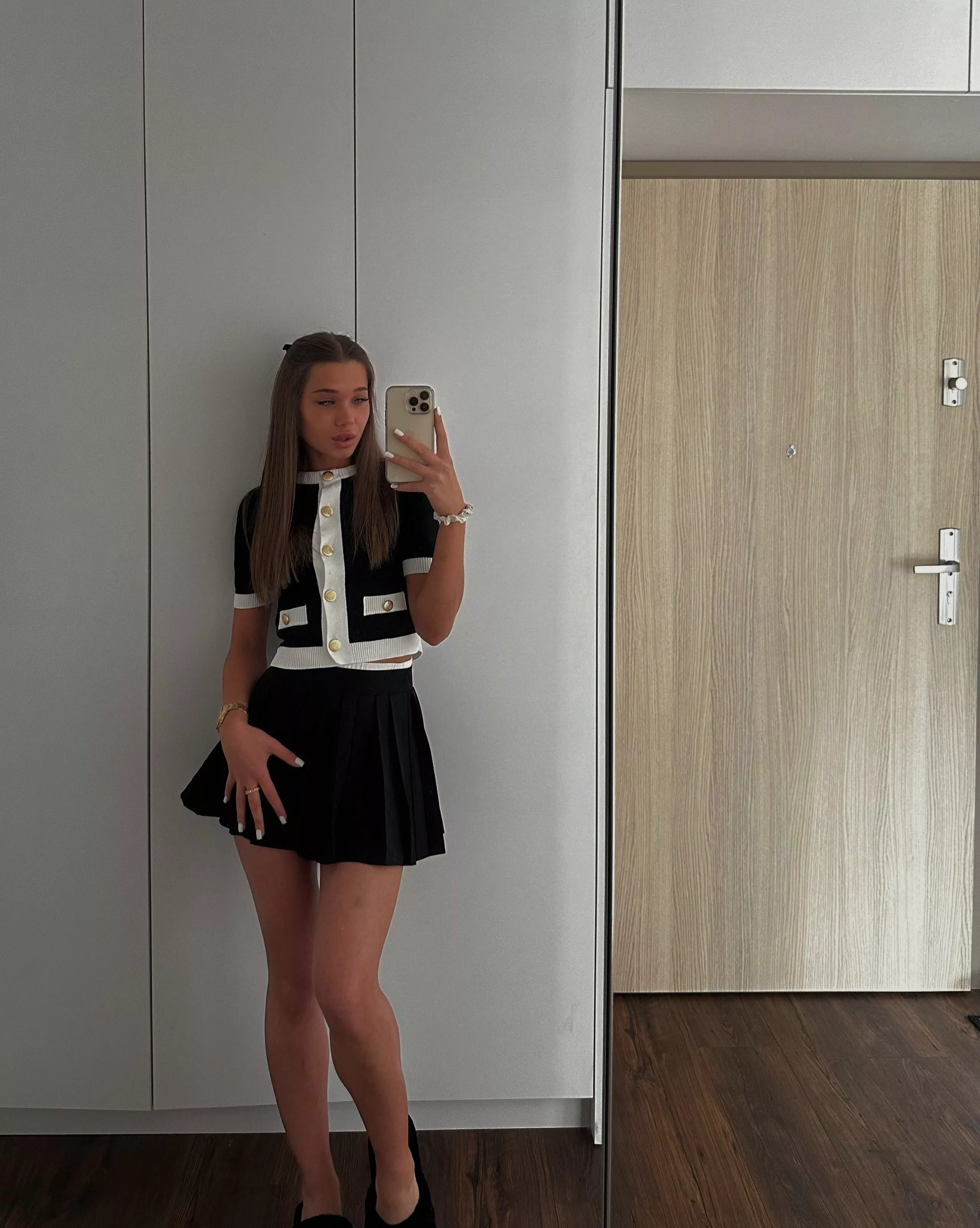 How do you like my outfit?