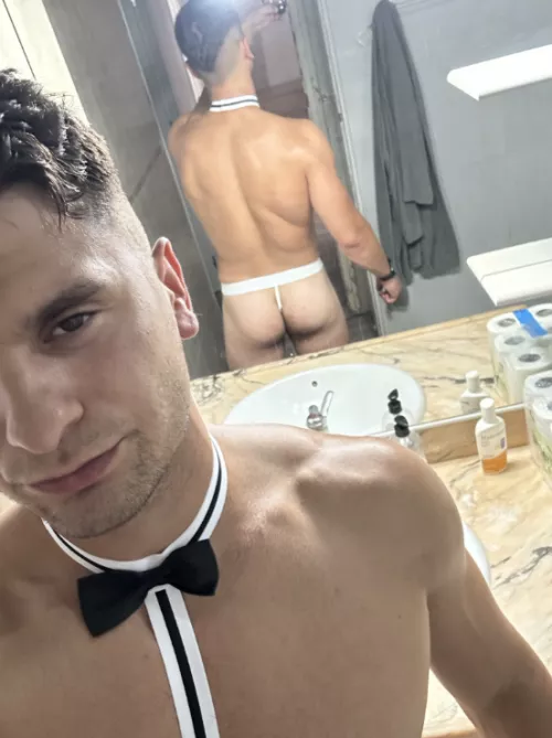 you just need an elegant boy with a nice ass