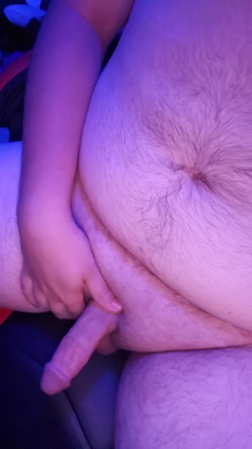 (21) anyone wanna suck me while I play video games? 