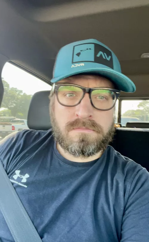 38y/o Navy Veteran. Letting my beard and hair grow wild a free now that I can. Say hello!