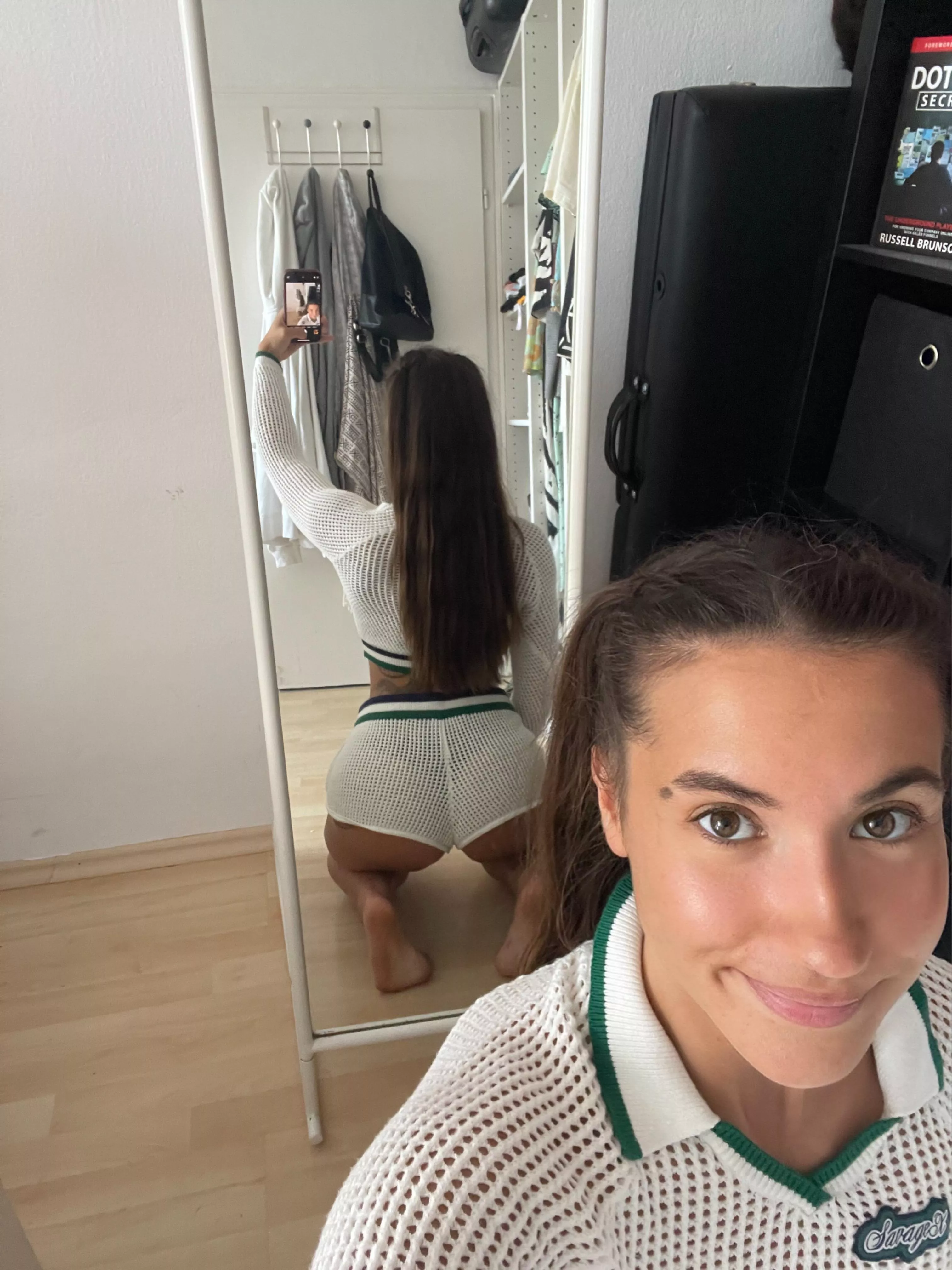 booty in the mirror