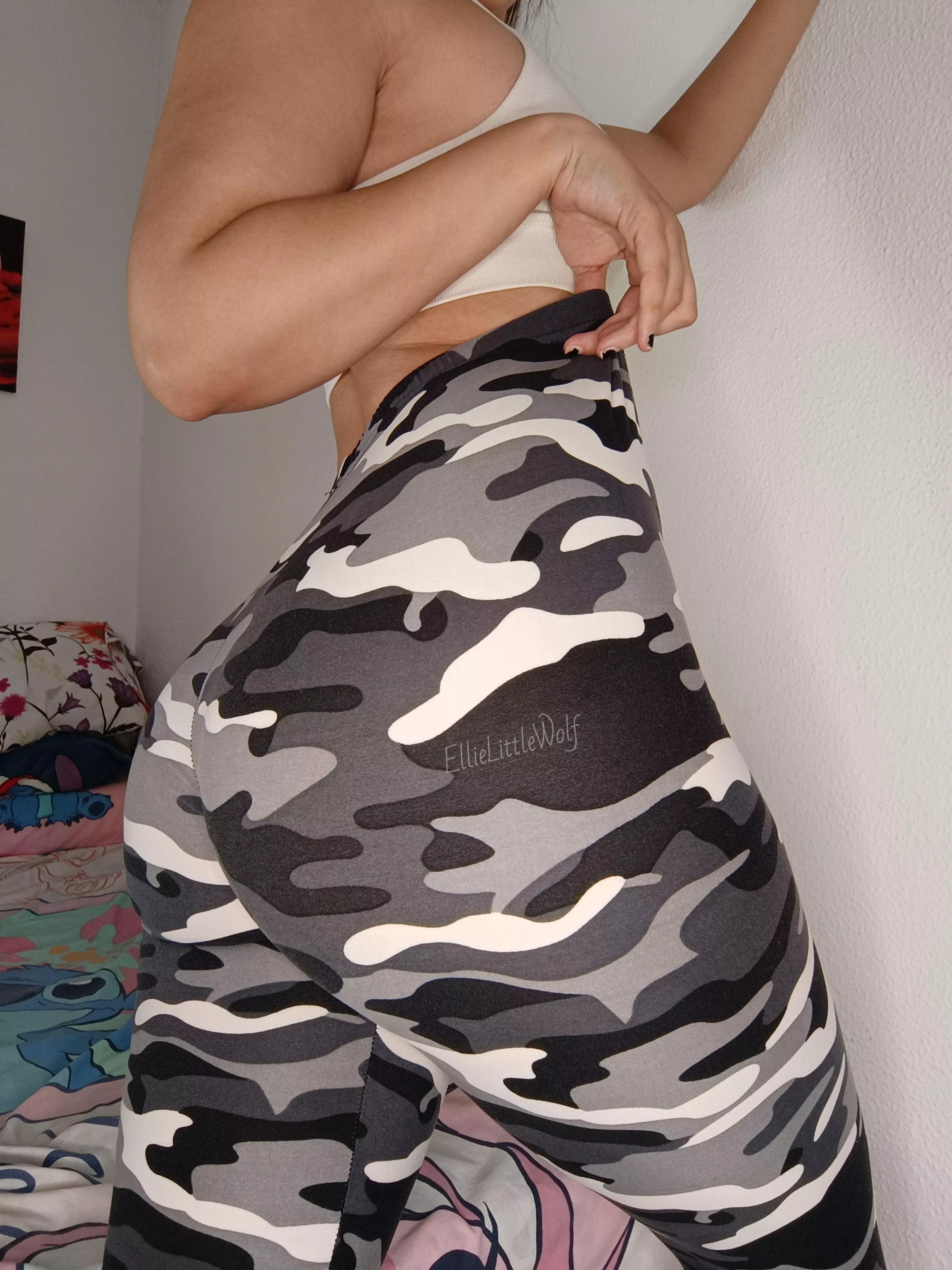 I feel so captivating in these yoga pants