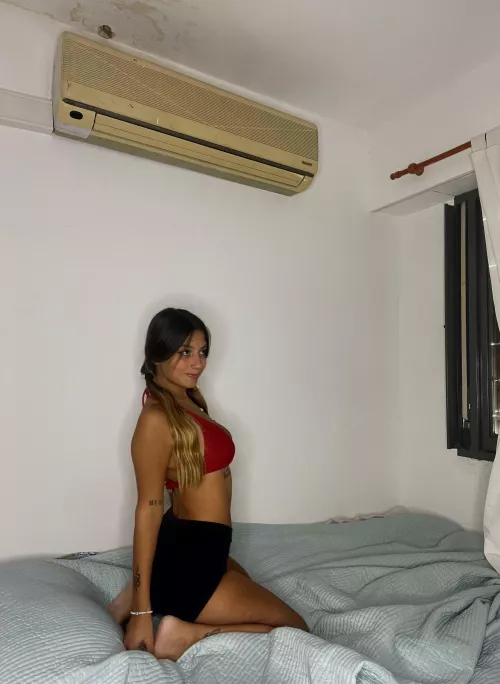 Woulld you flirt with me if you saw me at a cafe?