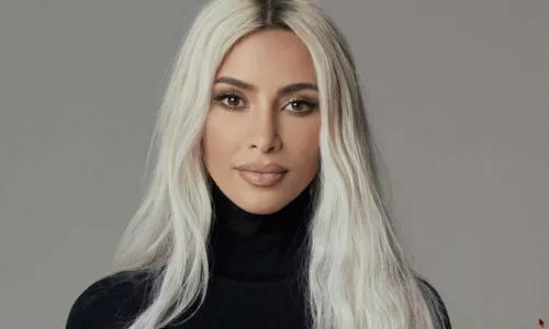 Am I the only one who‘s into Kim because of her beautiful face instead of her booty or boobs?