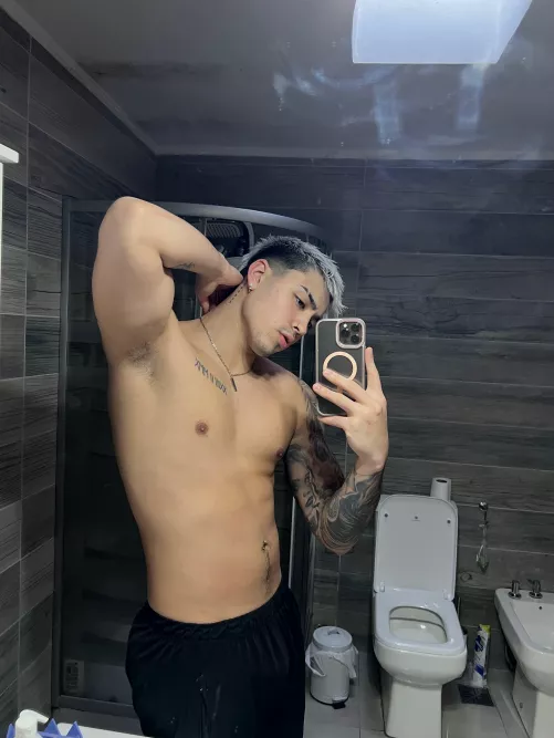 Can a soccer player's pits turn you on? 