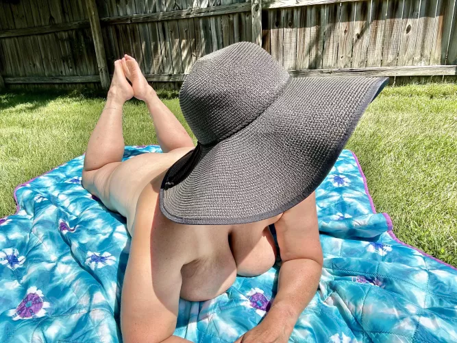 Hello neighbors! (OC)