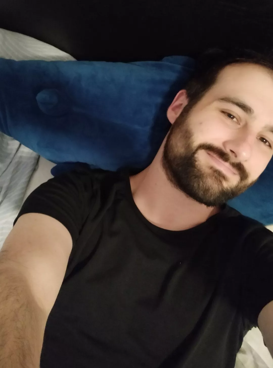 Hey Guys anyone wanna Chat? :) 