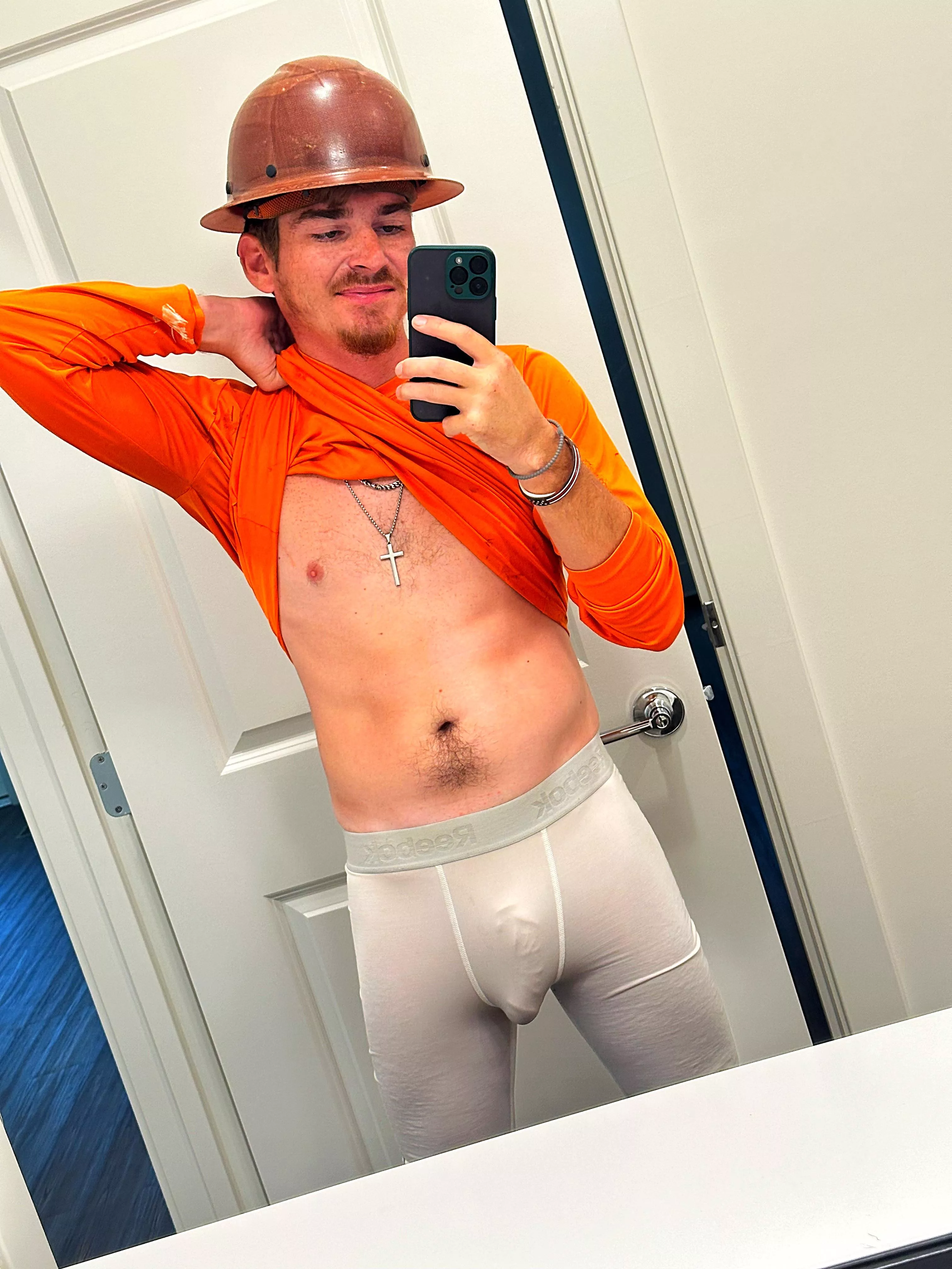 How’s the bosses outline ?