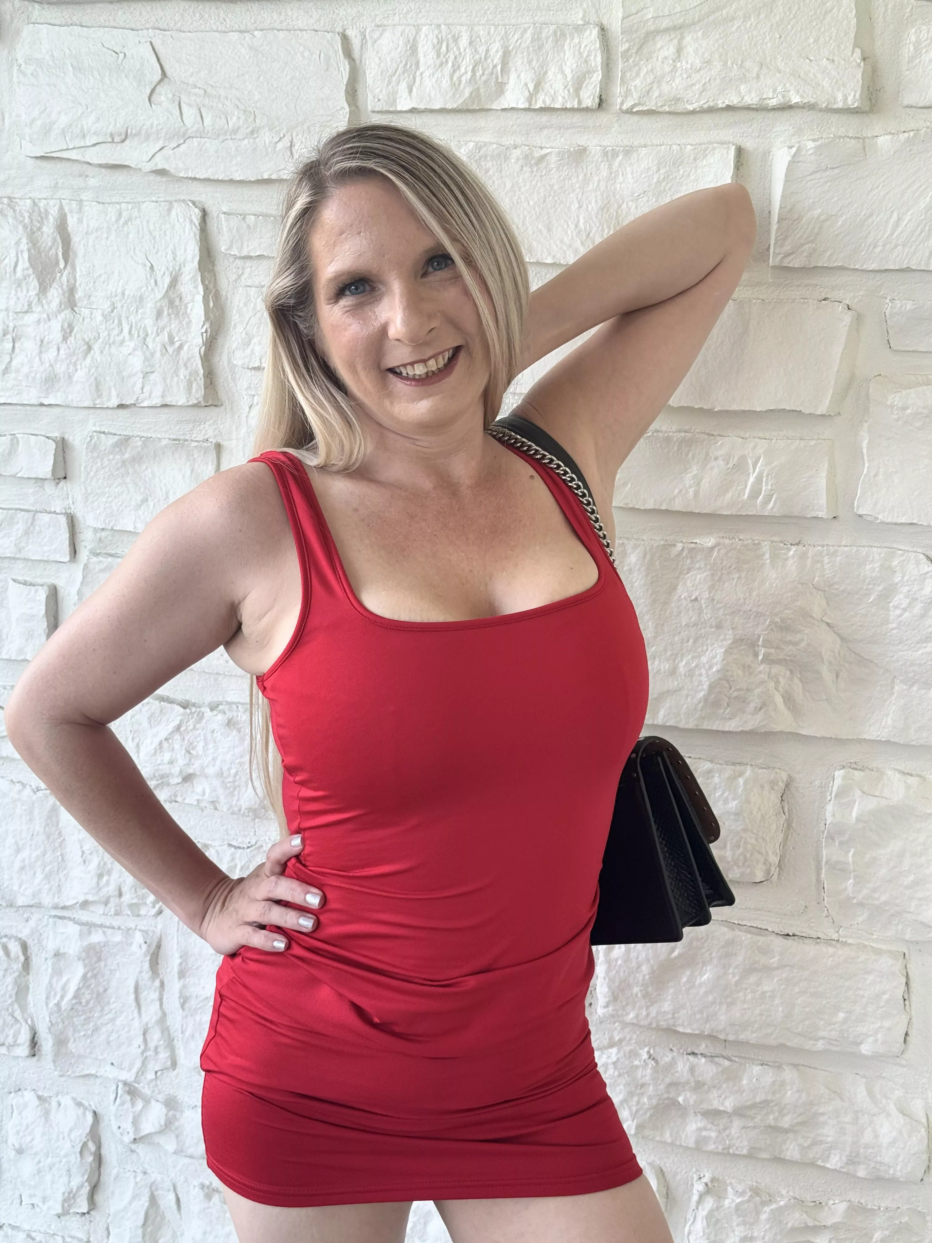 Let me be your milf fantasy 