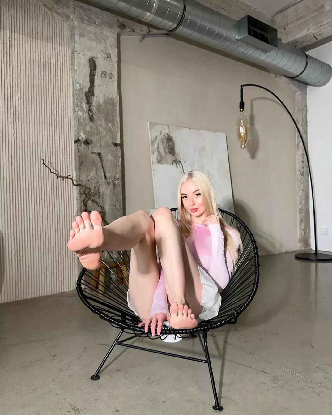 Maybe I would make the ideal girlfriend.