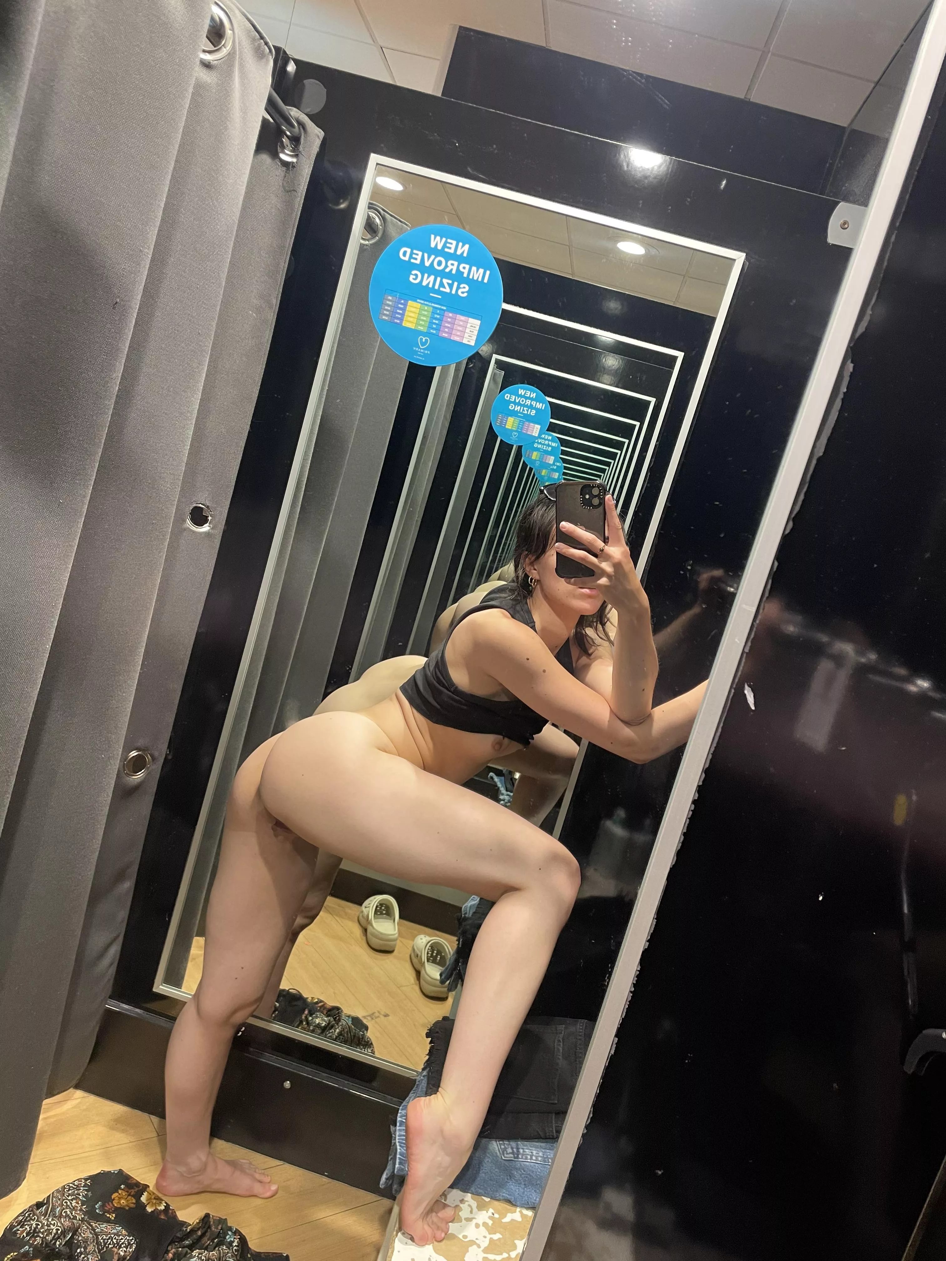 Meet me the changing room 4