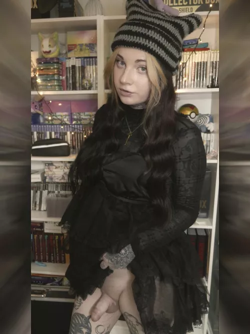 mind if i throat fuck you whilst i game 👀