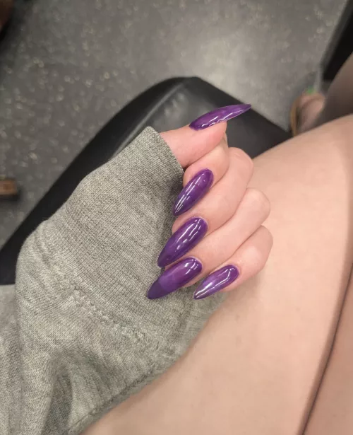 new nails, who dis? 😈💜