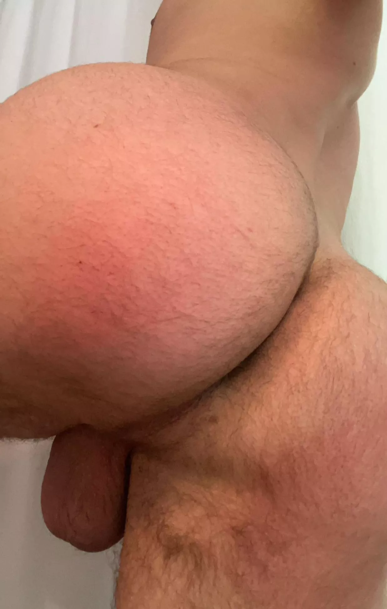 28. Jock boy looking for hairy hung daddies. DM for snap 