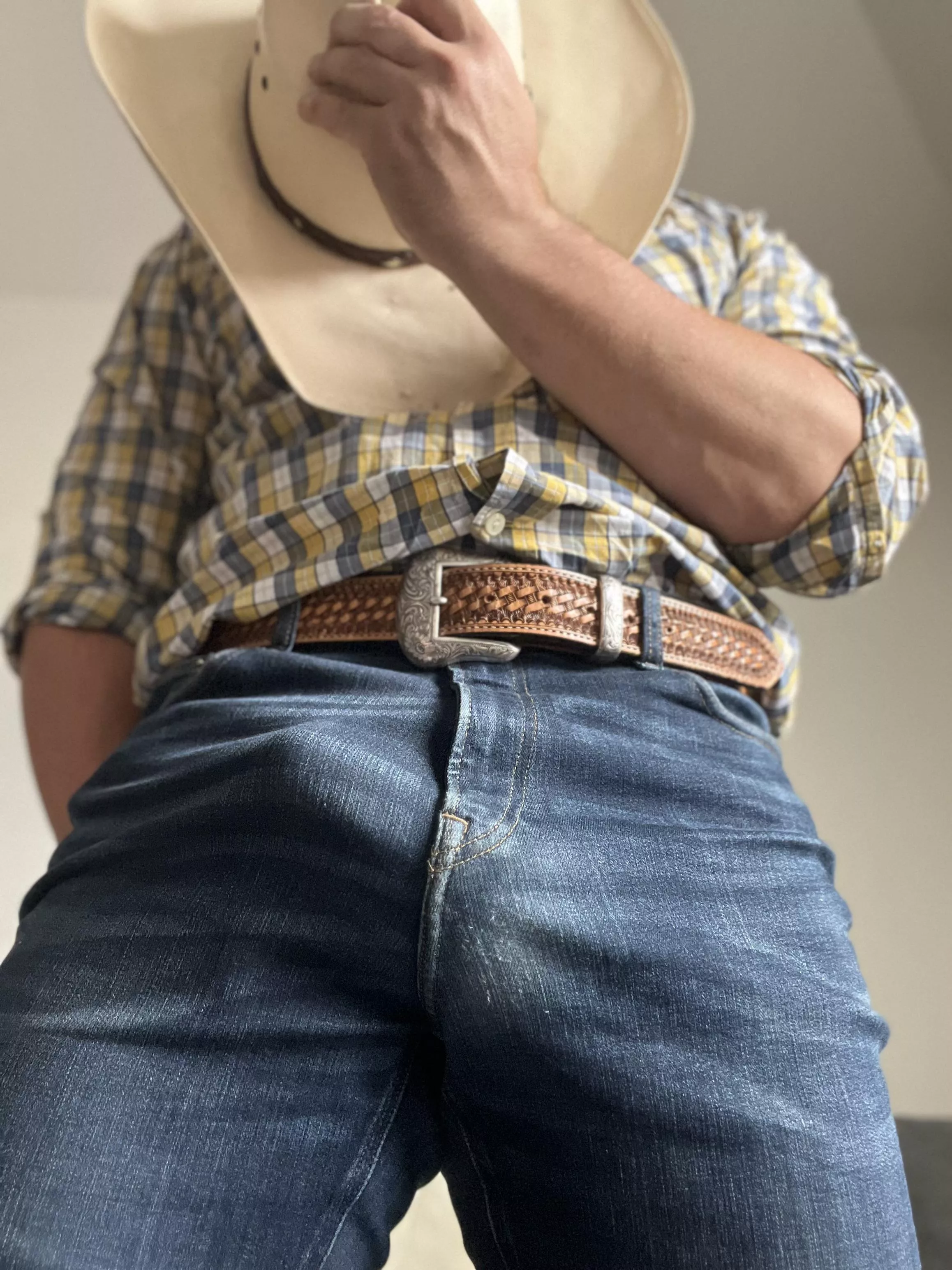 [41][M] Any cowgirls feelin’ lonesome out on the trail? 
