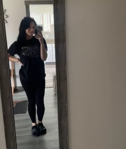 Another day another mirror selfie