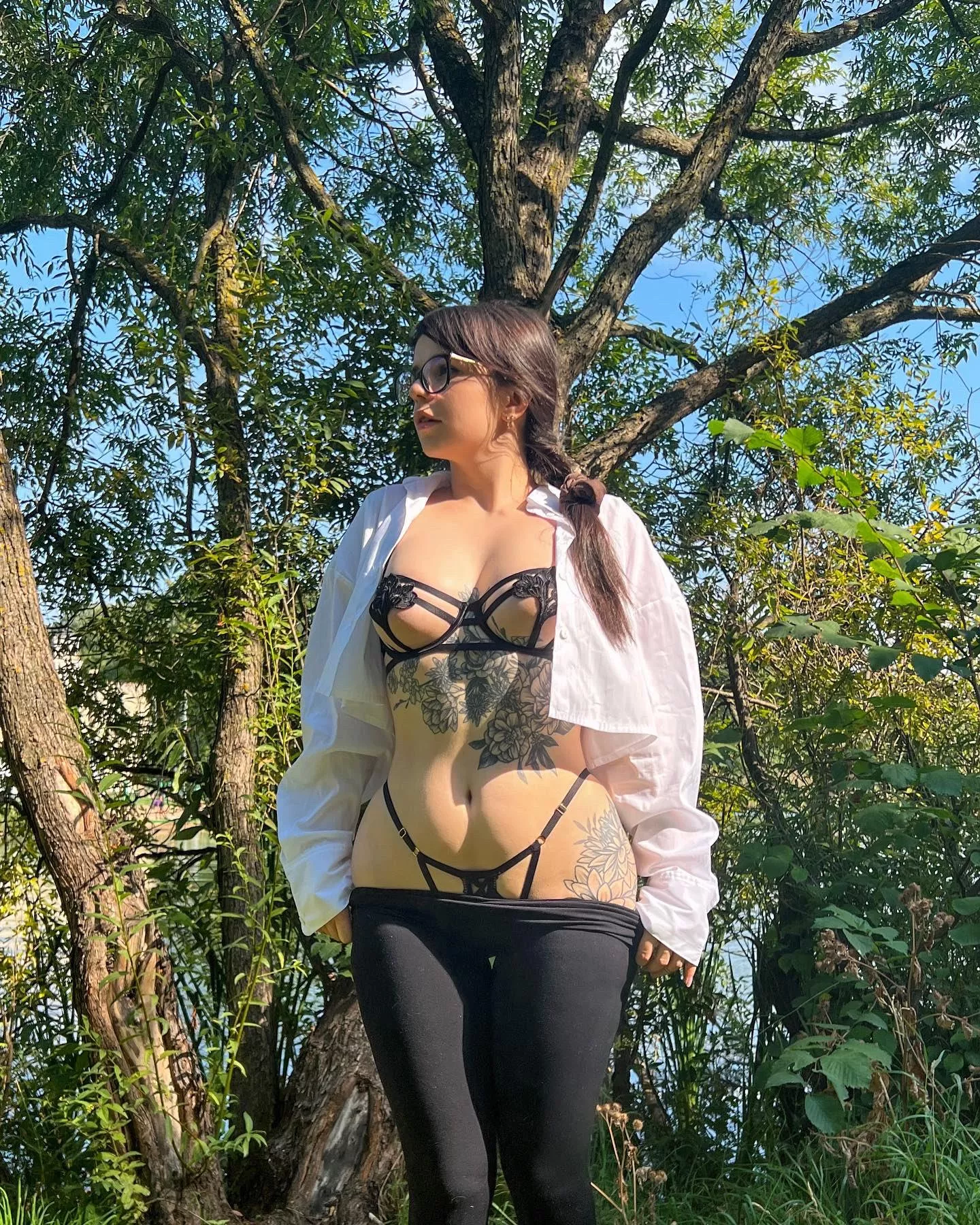 As you can see, I am a modest girl - especially in public places. Heh