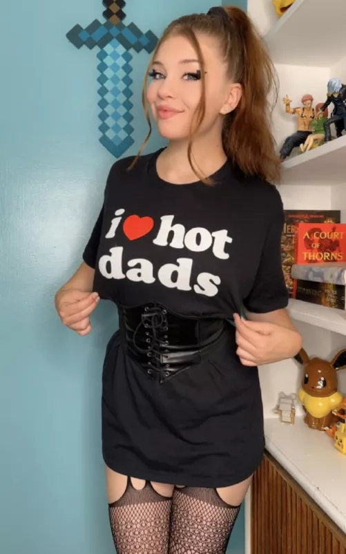 Big tshirts + corsets 