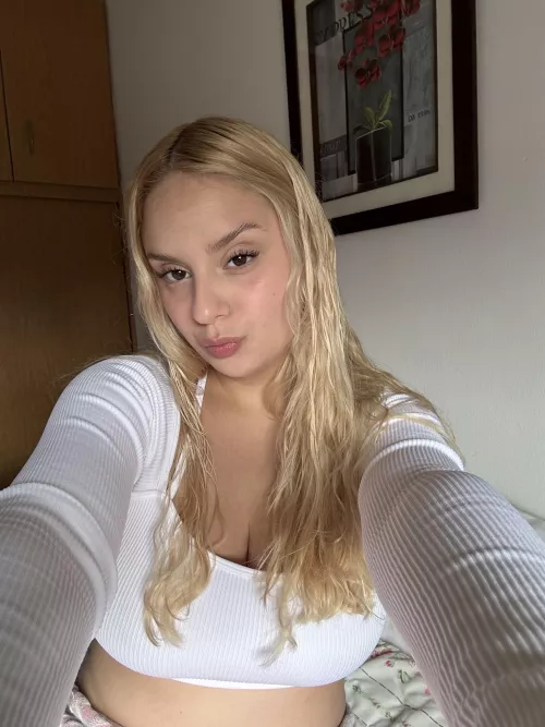 Do I look good in this white croptop?