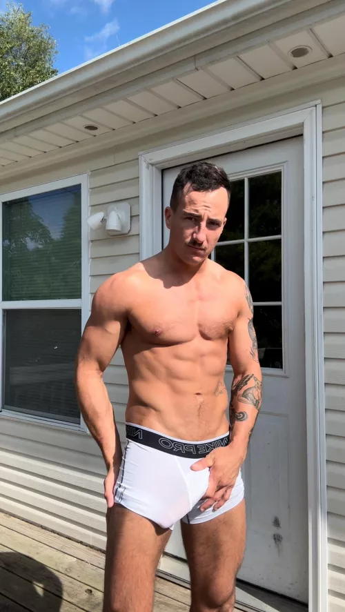 Does it look “grand” in these underwear?