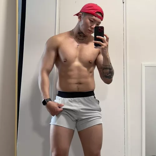 Happy Sunday. Anyone else watching Boyfriend on Netflix? 