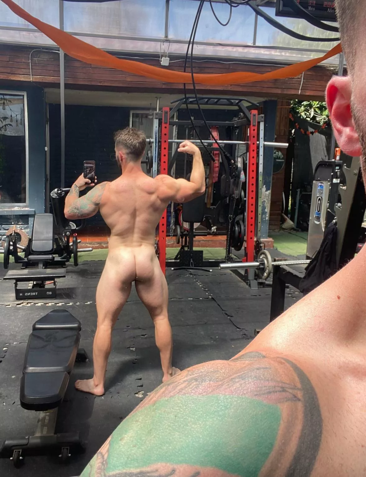 I love to be watched.