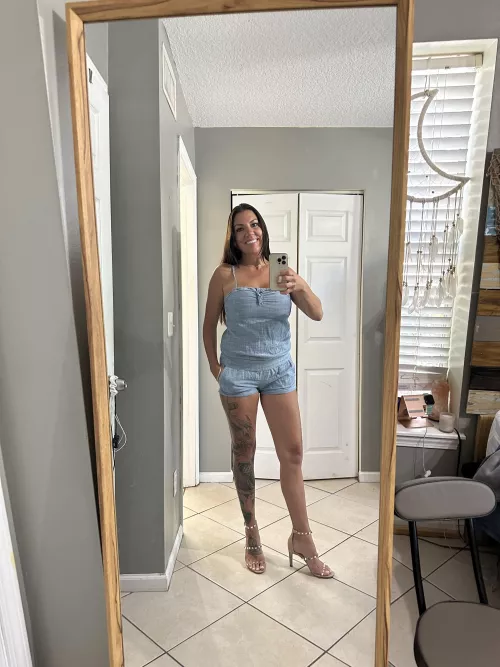 I love wearing my heels in your bedroom while you are pounding me passionately [f]