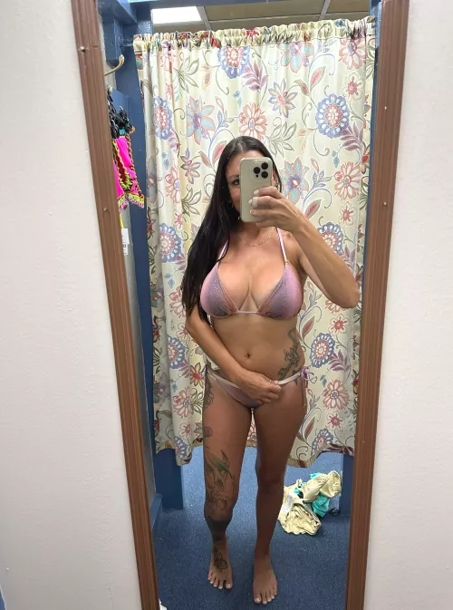 Just a changing room selfie