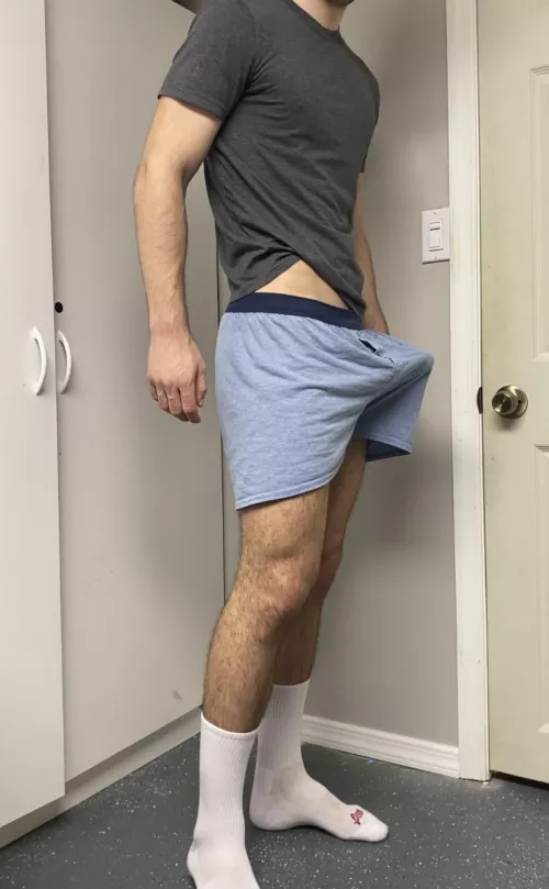 [22] Good morning (wood)