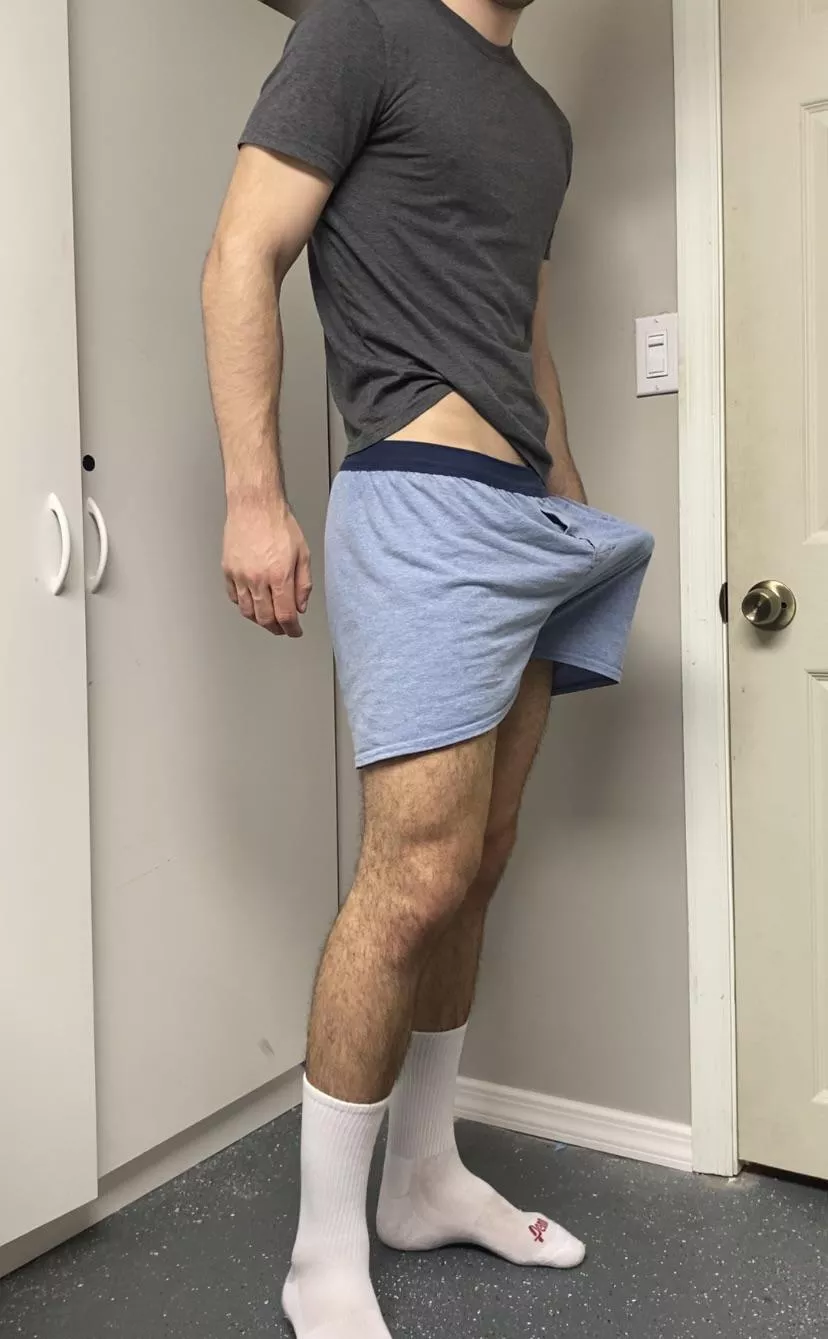 [22] Good morning (wood)