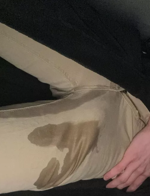 22 hmu if u wanna get wet😈