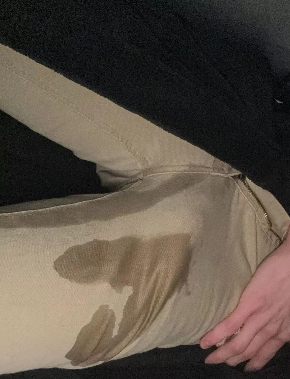 22 hmu if u wanna get wet😈