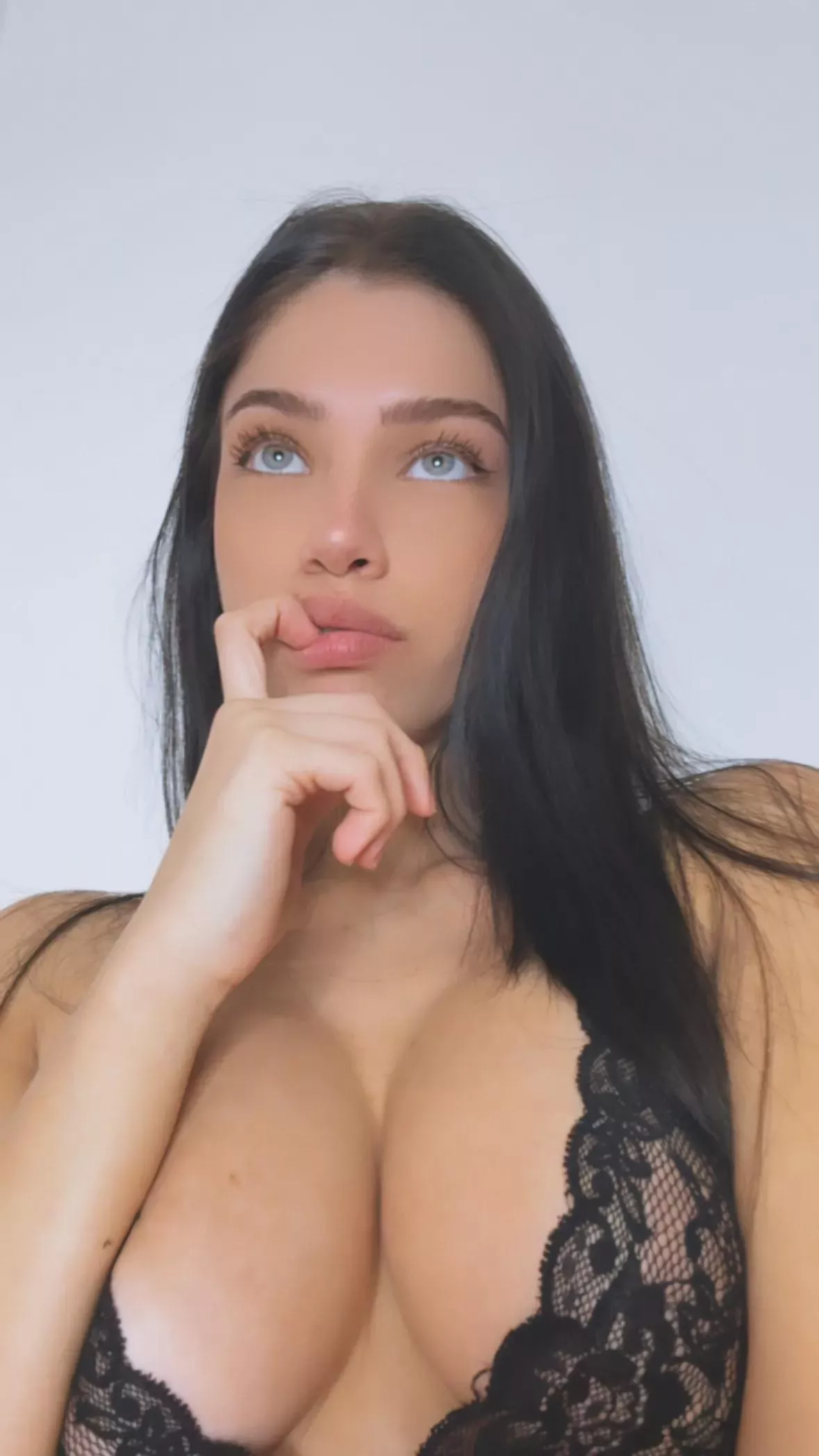 Bend me over and creampie my tight young pussy, I've always wanted to sleep with someone older than me 💜