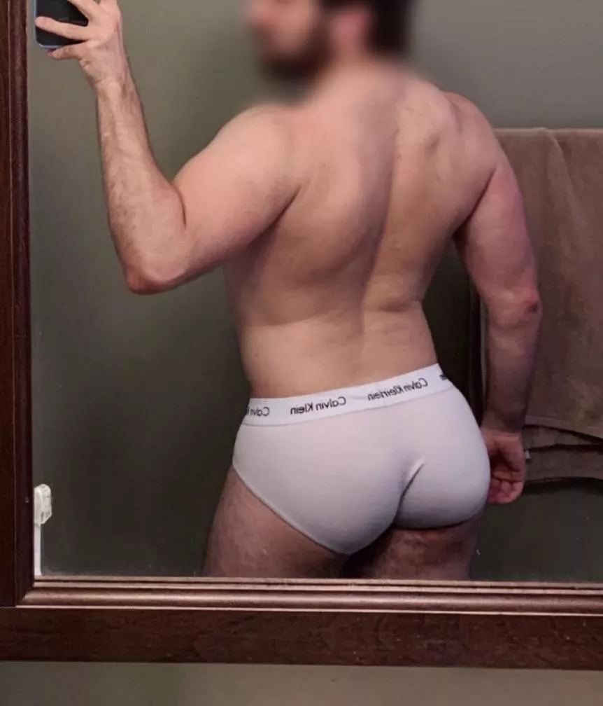 Calvin hugging the cheeks today