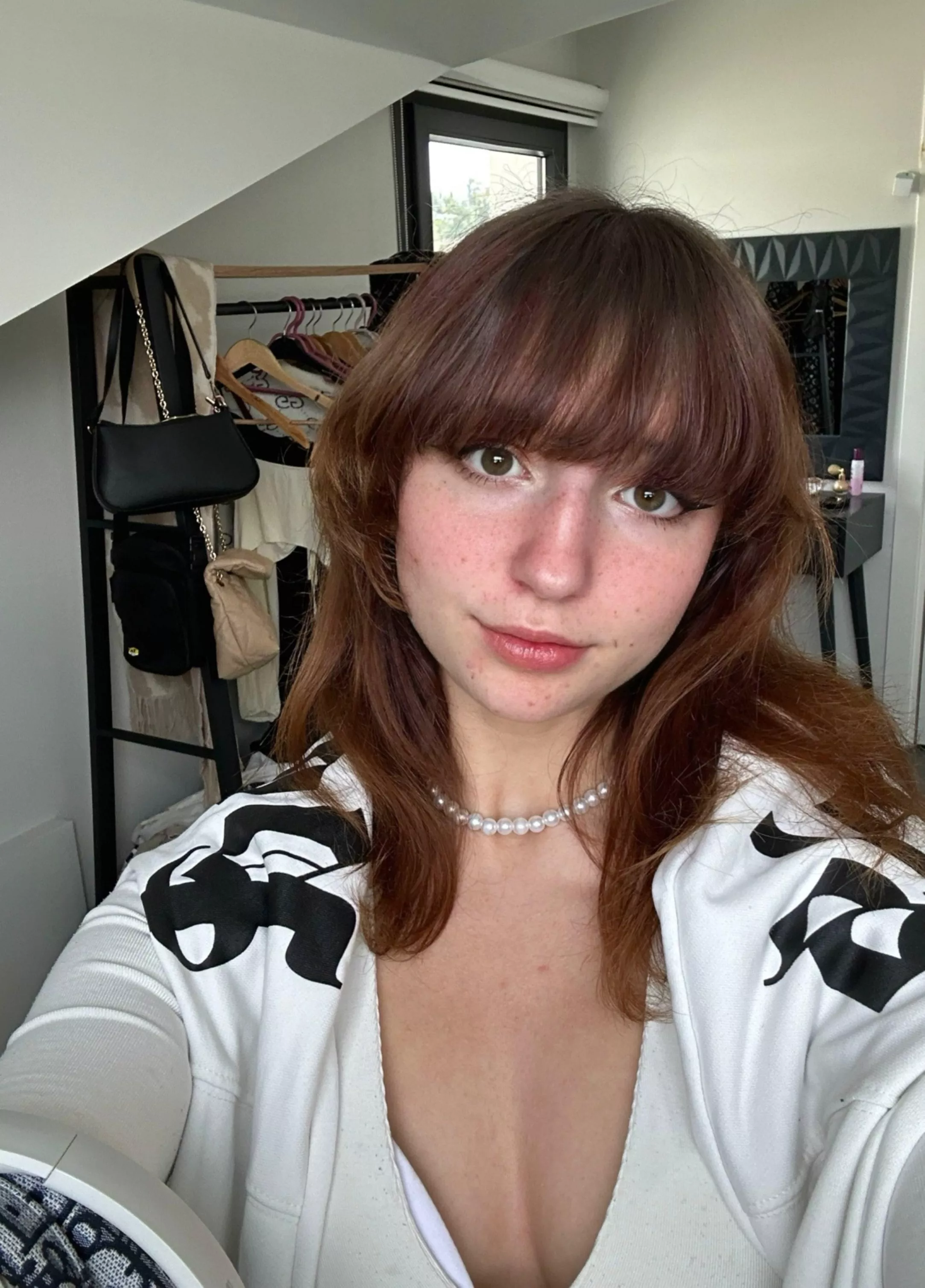 Classy 18yo girl here :) 