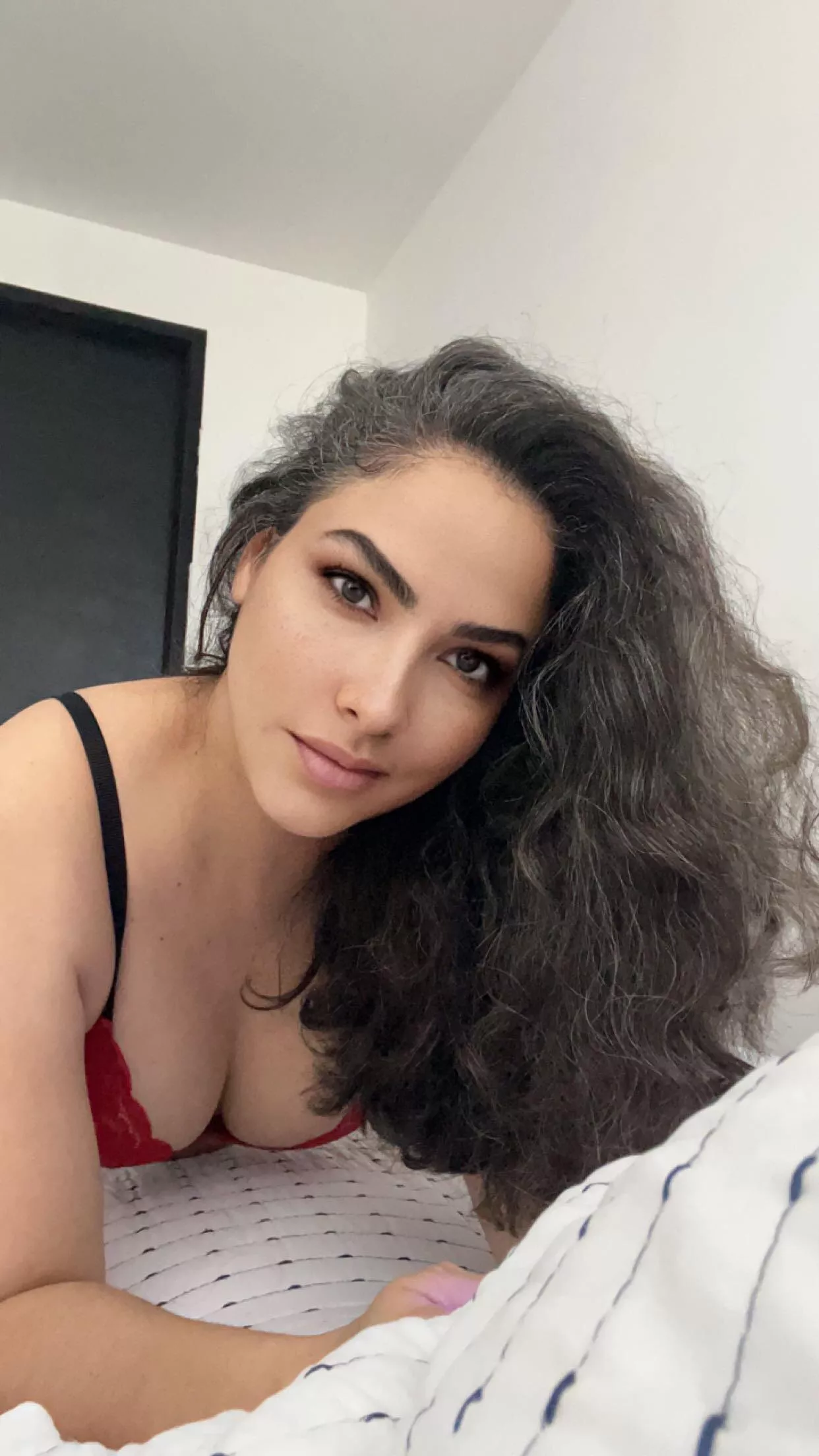 Do I have a classy face? 